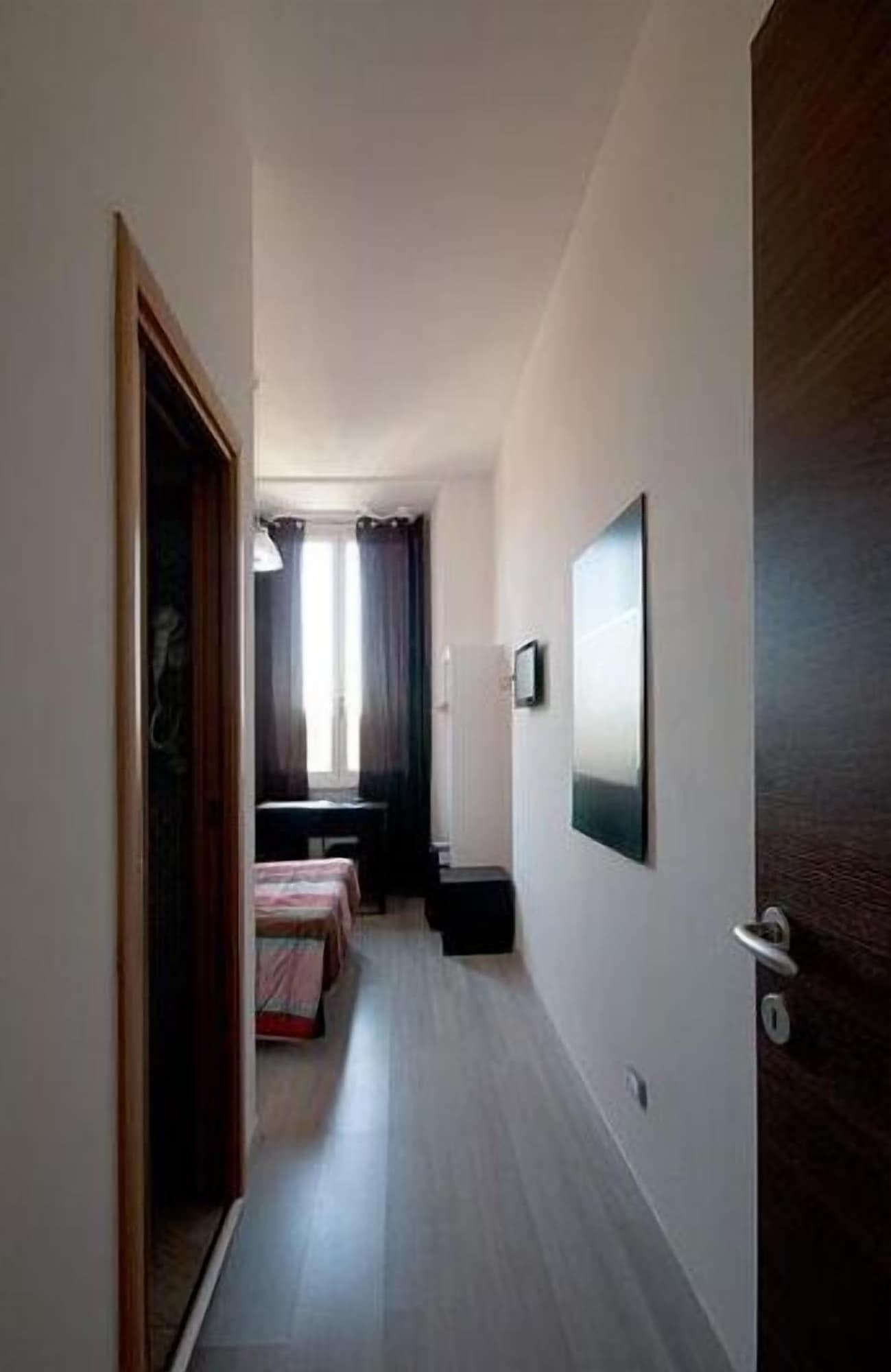Mf Hotel Roma Exterior foto
