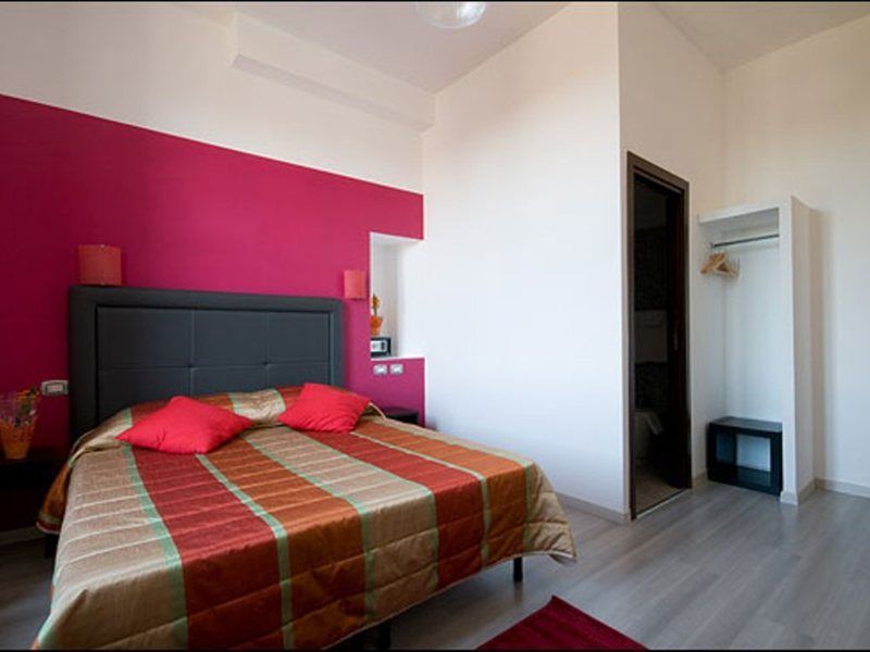 Mf Hotel Roma Exterior foto